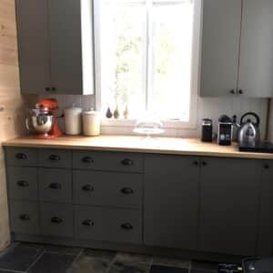 module de cuisine style chalet vert